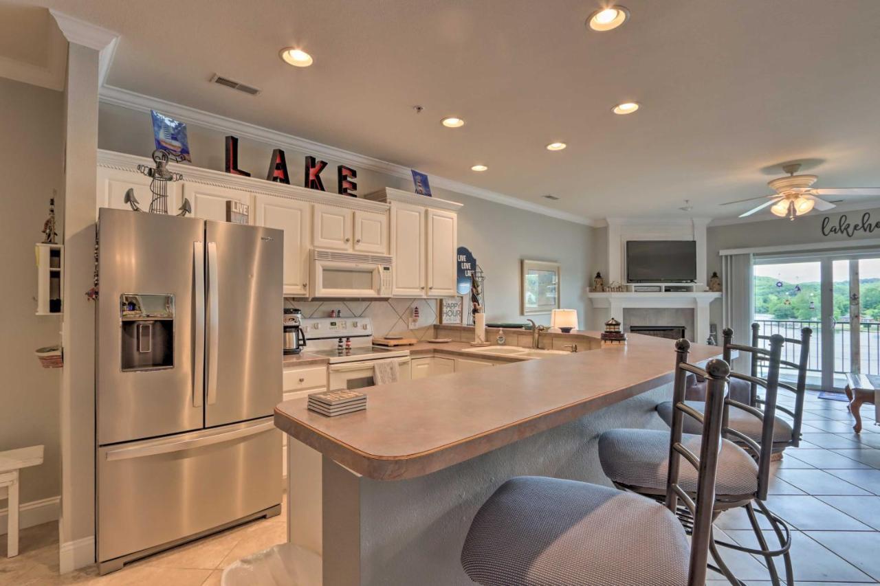 Lakefront Ozark Condo With Balcony And Seasonal Pool! Camdenton Exterior foto